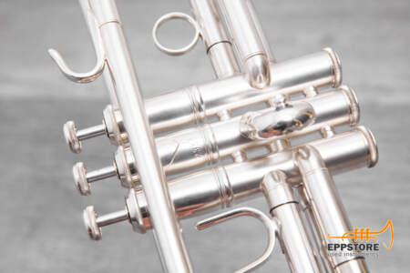 BACH STRADIVARIUS Trompete  - 25 L Silber - Satin