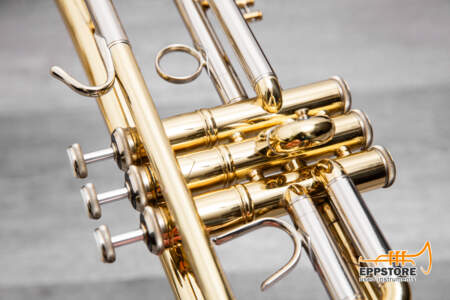 BACH STRADIVARIUS Trompete - 72 - lackiert