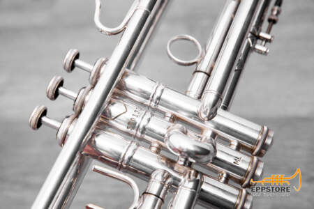 BACH STRADIVARIUS Trompete - 37 H - Silber