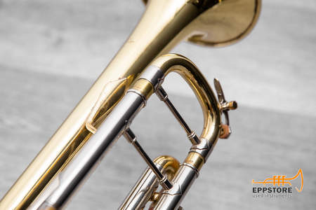 BACH STRADIVARIUS Trompete - 37 ML, Corporation